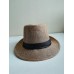 Мъжка лятна шапка с периферия в светло кафяво с черен акцент