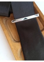 Красива игла за вратовръзка в сребристо и черно модел Black Touch