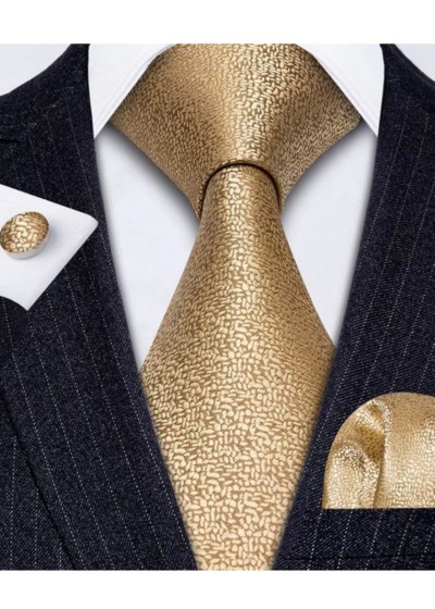 Мъжка вратовръзка в златно комплект с кърпичка и ръкавели модел К21082