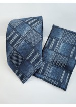 Бизнес клас копринена мъжка вратовръзка и кърпичка в тъмно синьо с геометрични мотиви