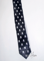 Тънка копринена вратовръзка с черепи